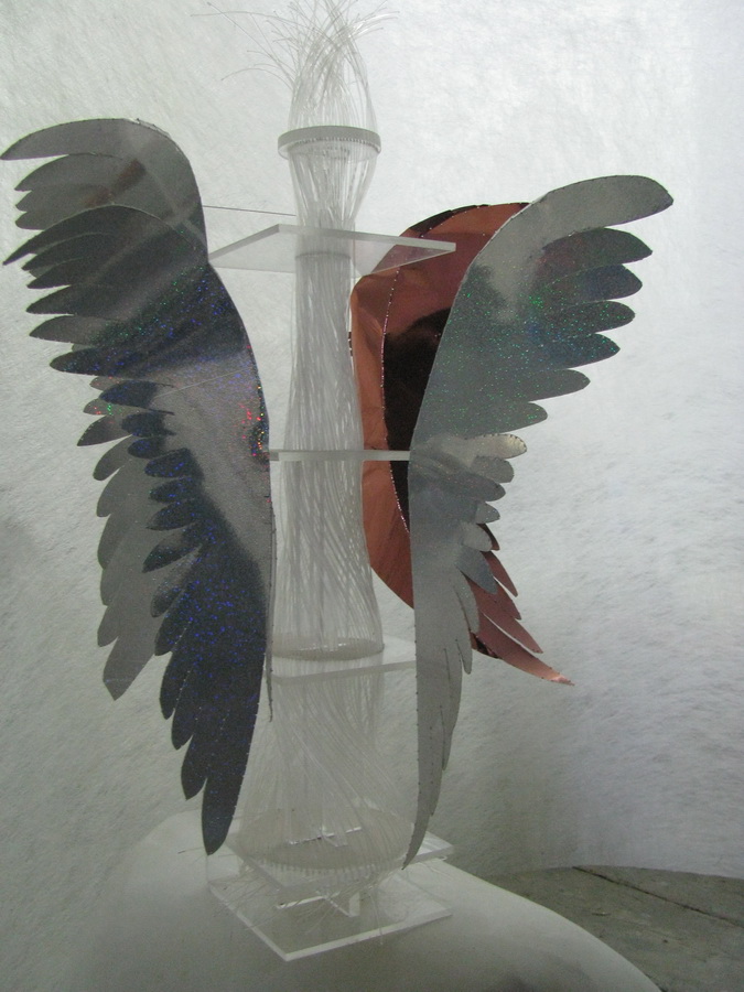 Abstract ontwerp cherubijn, 2007, nylondraad/plexiglas/papier, 67x54x33