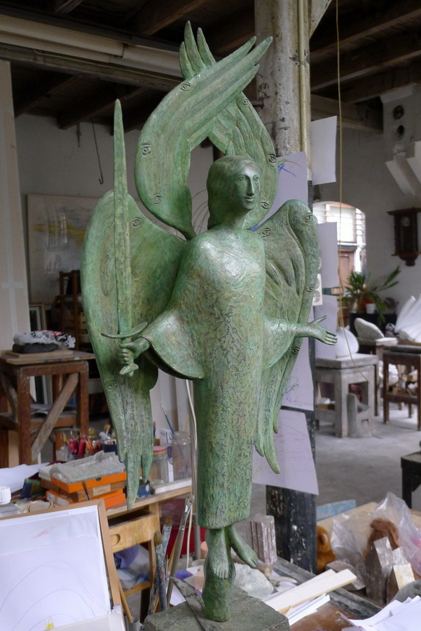 Cherubijn, bewaker van de plek, 2010-2015, brons (gepatineerd), 70x35x20